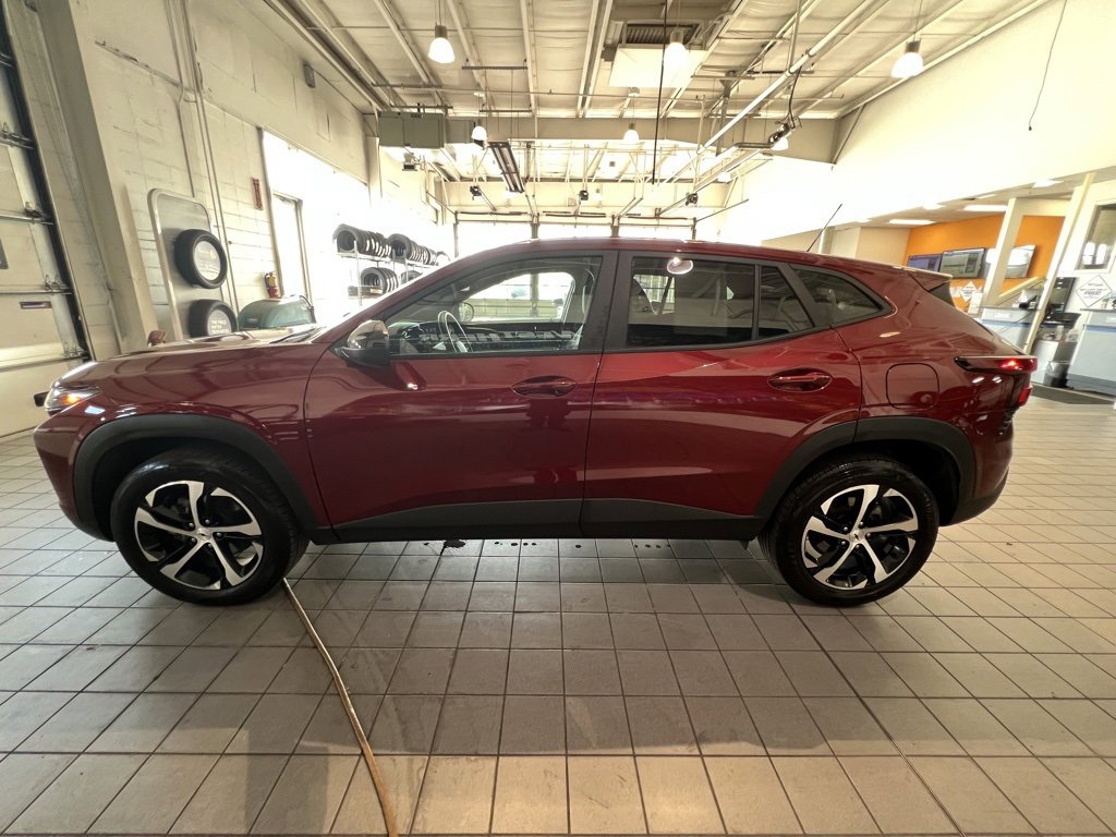 2025 Chevrolet Trax photo 3