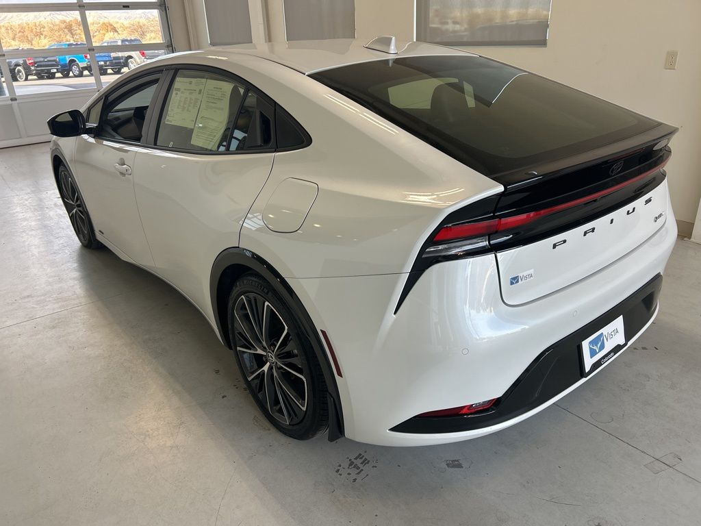 2024 Toyota Prius Limited photo 4