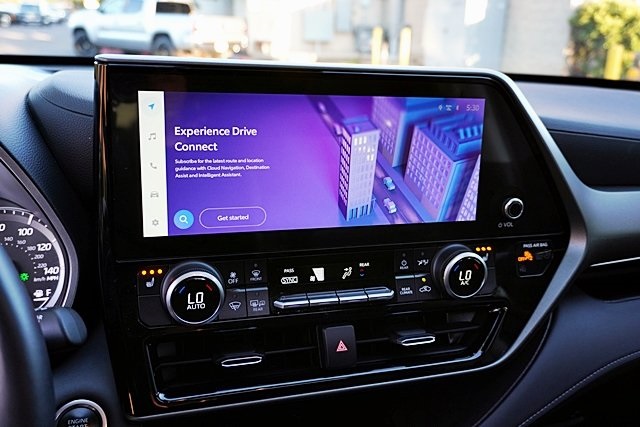 Used 2024 White Toyota LE image 27