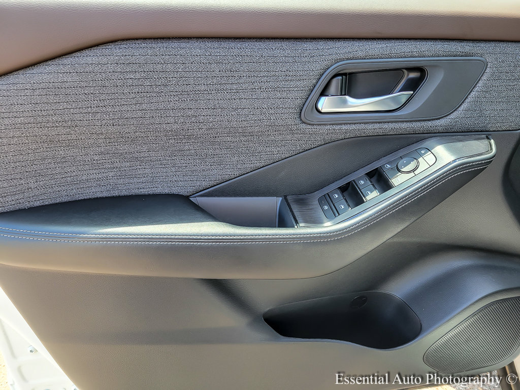 2023 NISSAN ROGUE - Image 16