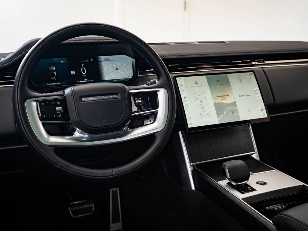 2025 Land Rover Range Rover SE photo 4
