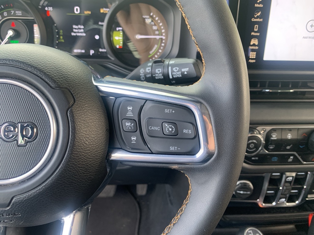 2024 Jeep Wrangler 4xe Sahara photo 14