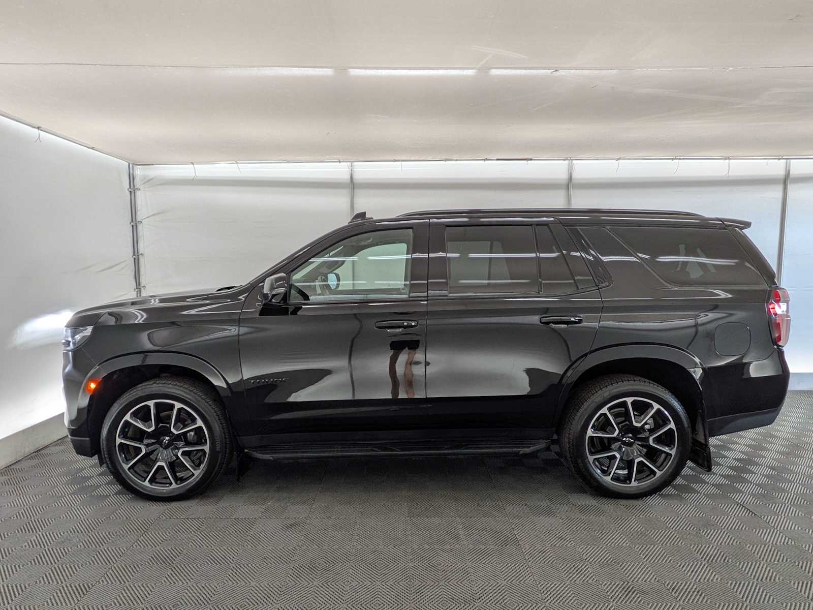 2024 Chevrolet Tahoe RST photo 3