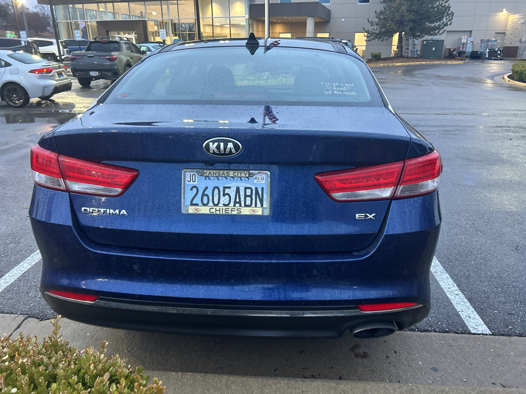 2017 Kia Optima EX photo 3