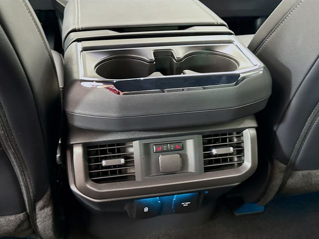 2025 Ford F-150 Lariat photo 24