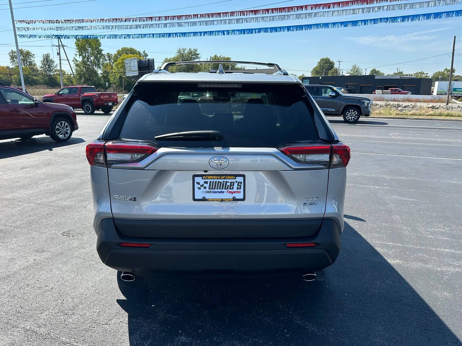 2025 Toyota RAV4 Hybrid XLE photo 4