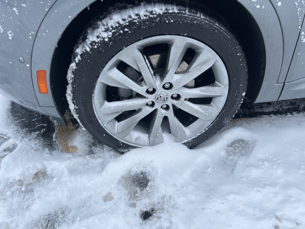 2023 BUICK ENVISION - Image 2