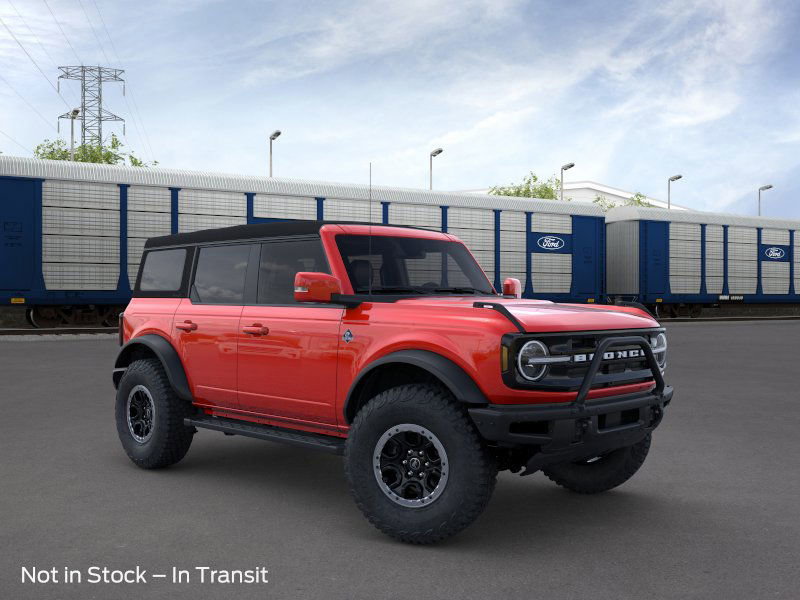 2024 Ford Bronco Outer Banks photo 2