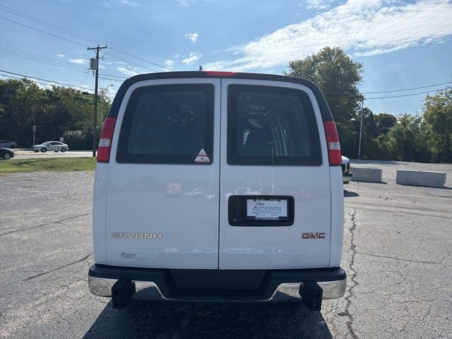 2024 Gmc Savana Cargo 2500 photo 4