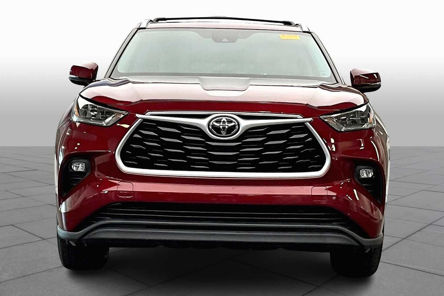 2020 Toyota Highlander XLE photo 2