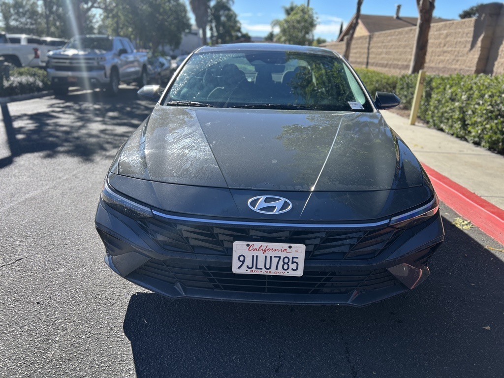 2024 Hyundai Elantra SEL photo 2