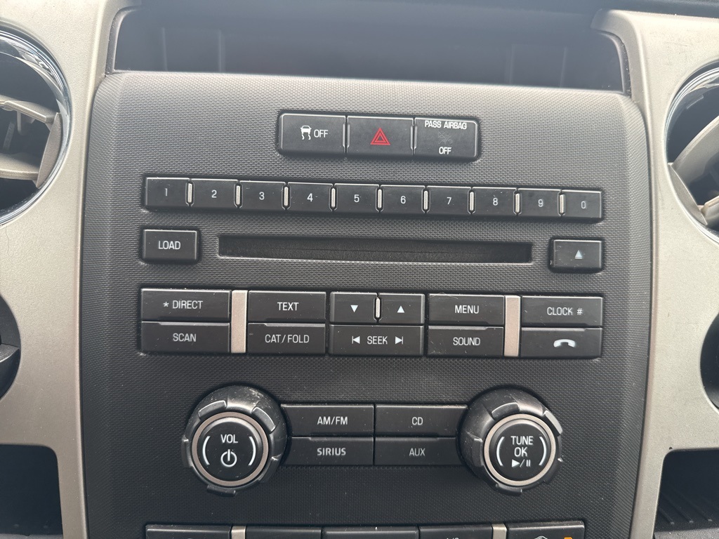 2013 Ford F-150 XLT photo 3