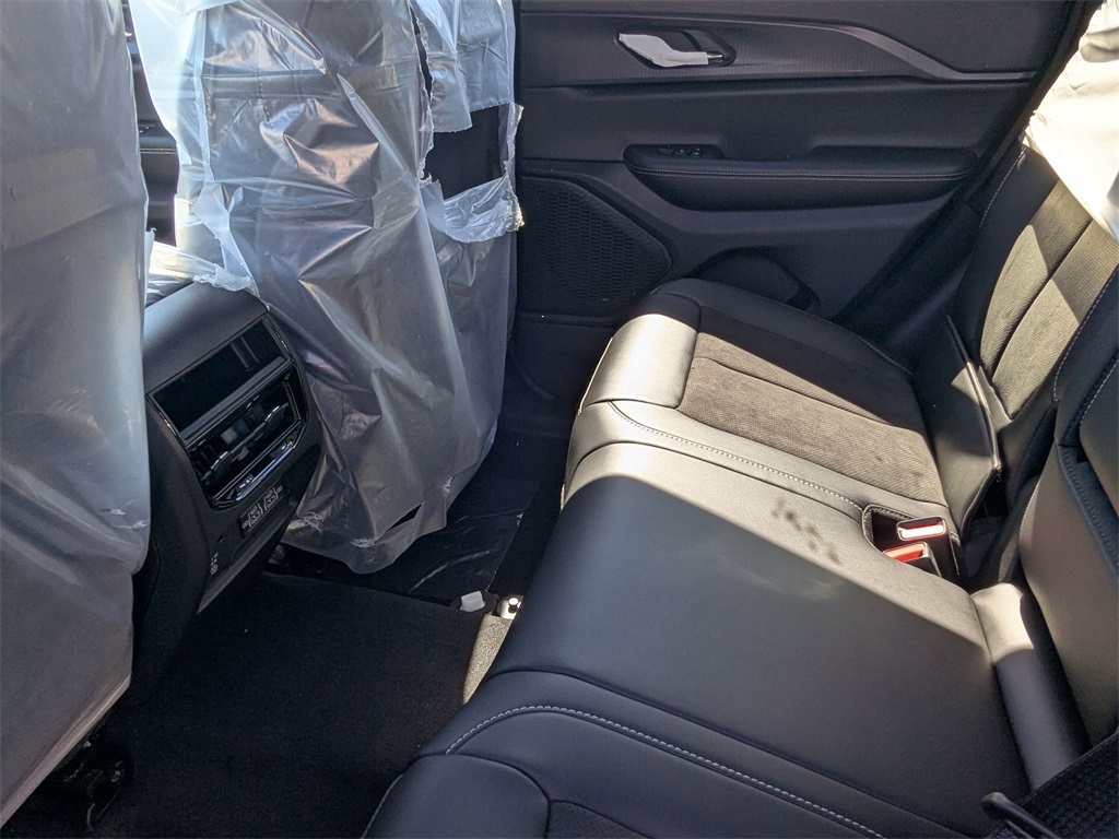 2025 Jeep Grand Cherokee Altitude X photo 8