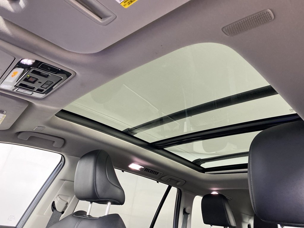 2024 Toyota Grand Highlander XLE photo 3