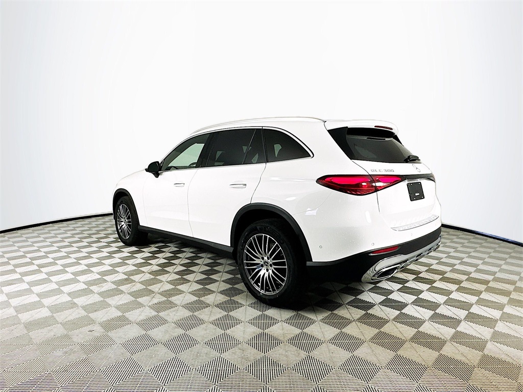 2026 Mercedes Benz GLC 300 4MATIC photo 4