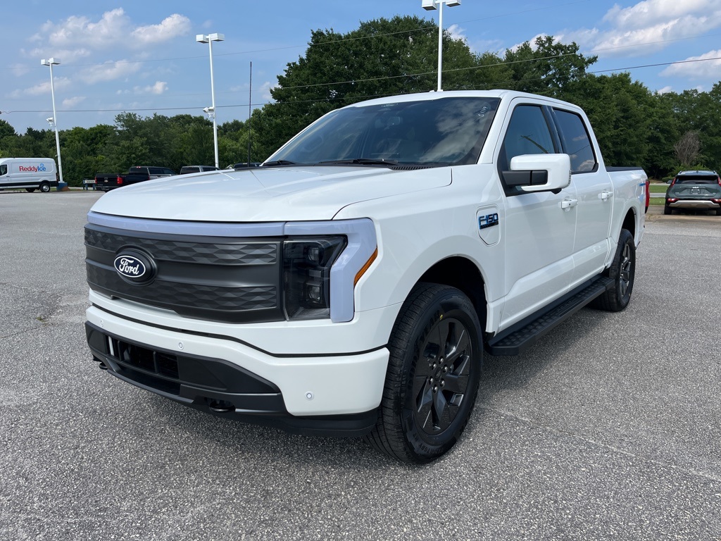 2025 Ford F-150 Lightning Lariat's photo