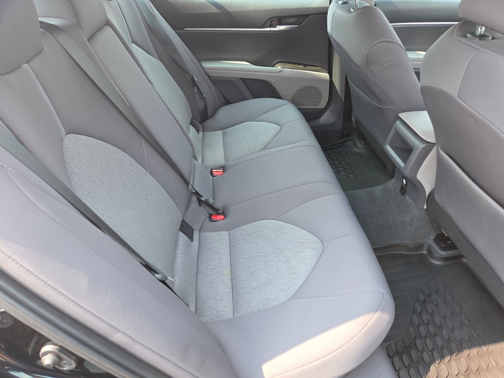 2023 Toyota Camry Hybrid LE photo 19