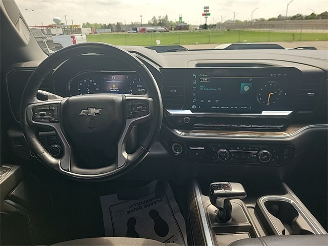 2023 Chevrolet Silverado 1500 LT Trail Boss photo 3