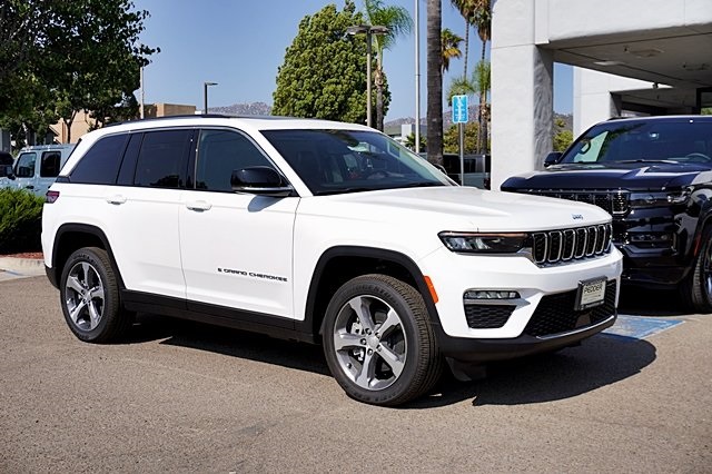 2023 Jeep Cherokee 4xe photo 6