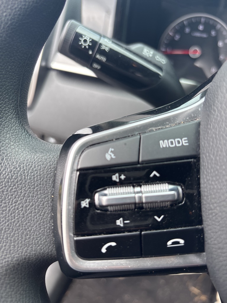 2023 Kia Sorento LX photo 23
