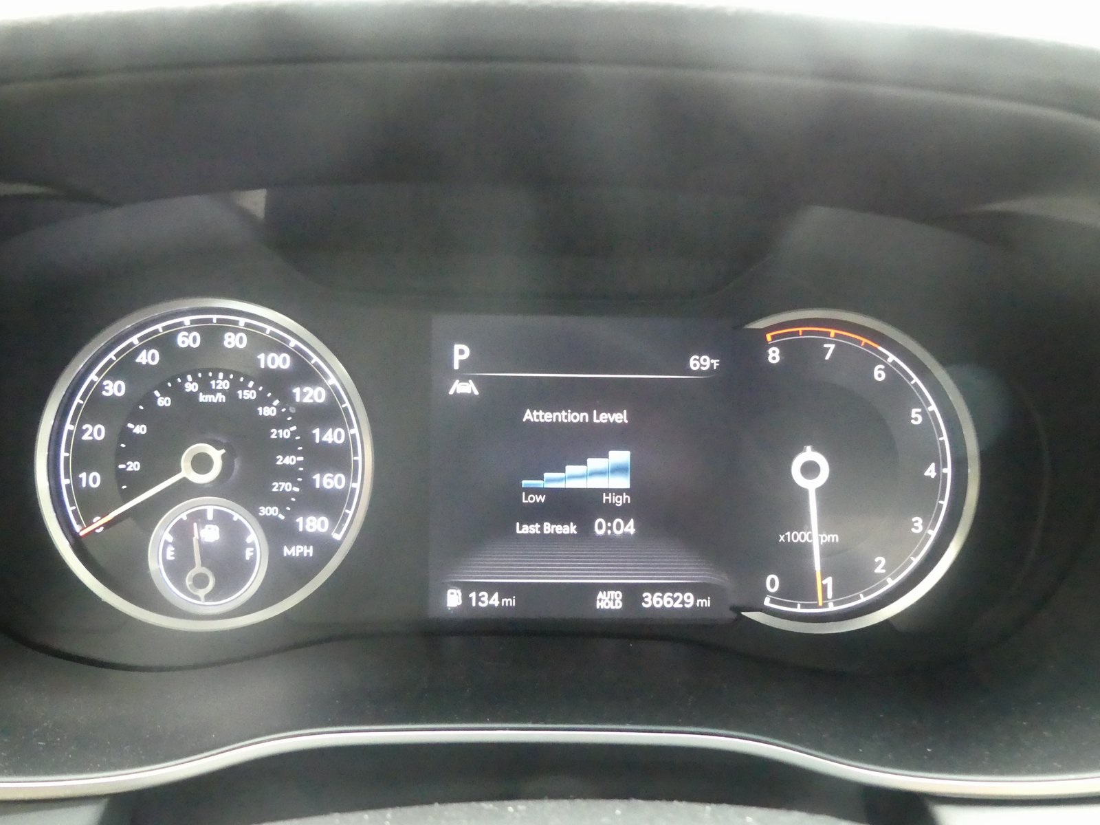 2022 Genesis G70 2.0T photo 3
