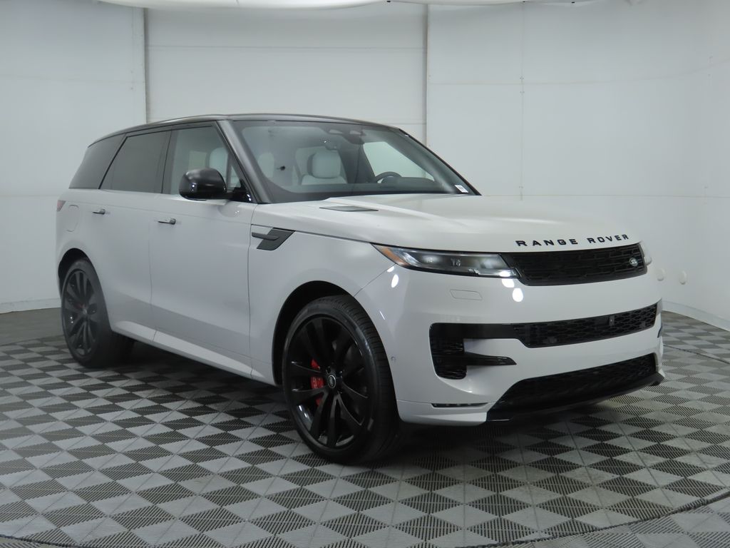 2025 Land Rover Range Rover Sport SE photo 3