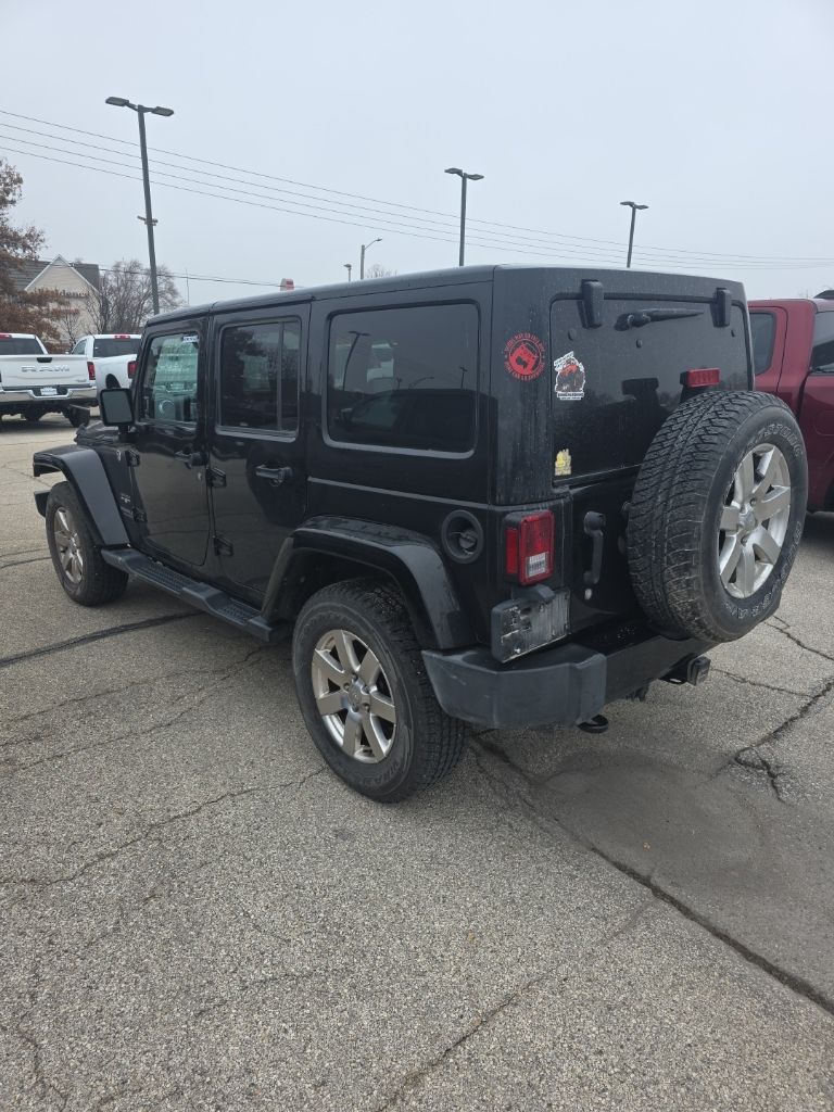 2016 Jeep Wrangler Unlimited Sahara photo 3