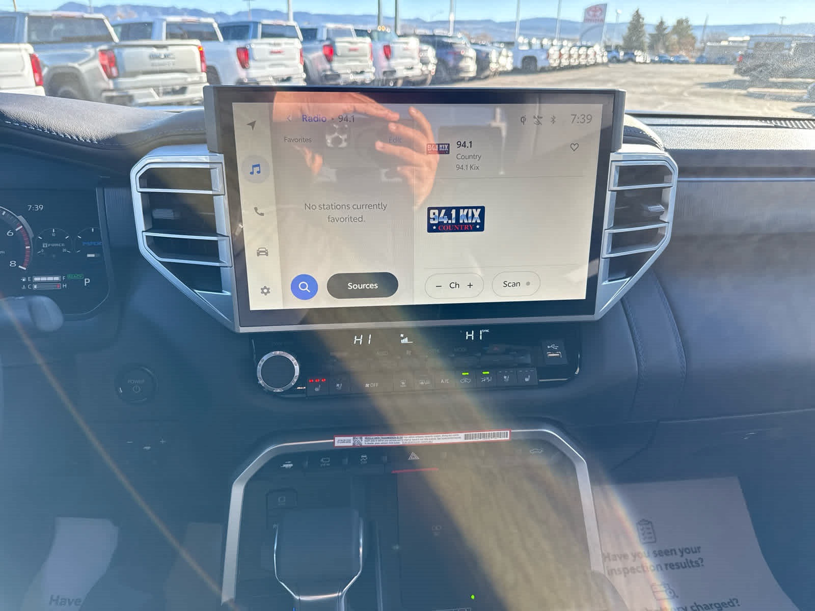 2025 Toyota Tundra Platinum CrewMax photo 17