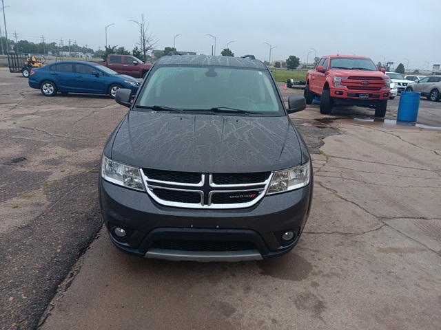 Used 2019 Dodge Journey SE with VIN 3C4PDCBB7KT707721 for sale in Hutchinson, KS