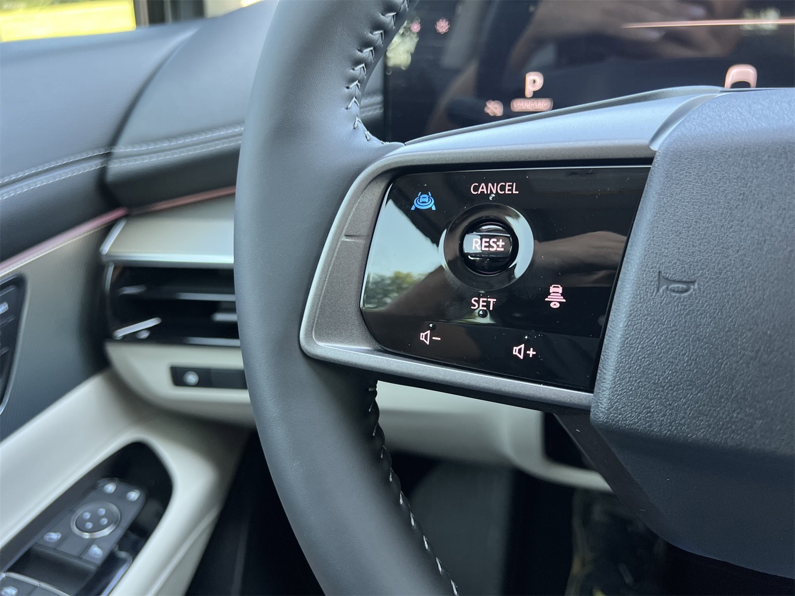 2025 Nissan Murano SL photo 8