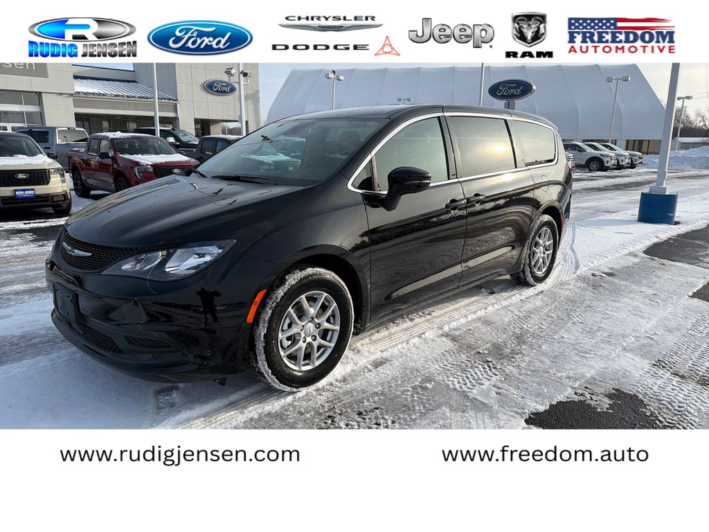 2026 Chrysler Voyager LX's photo