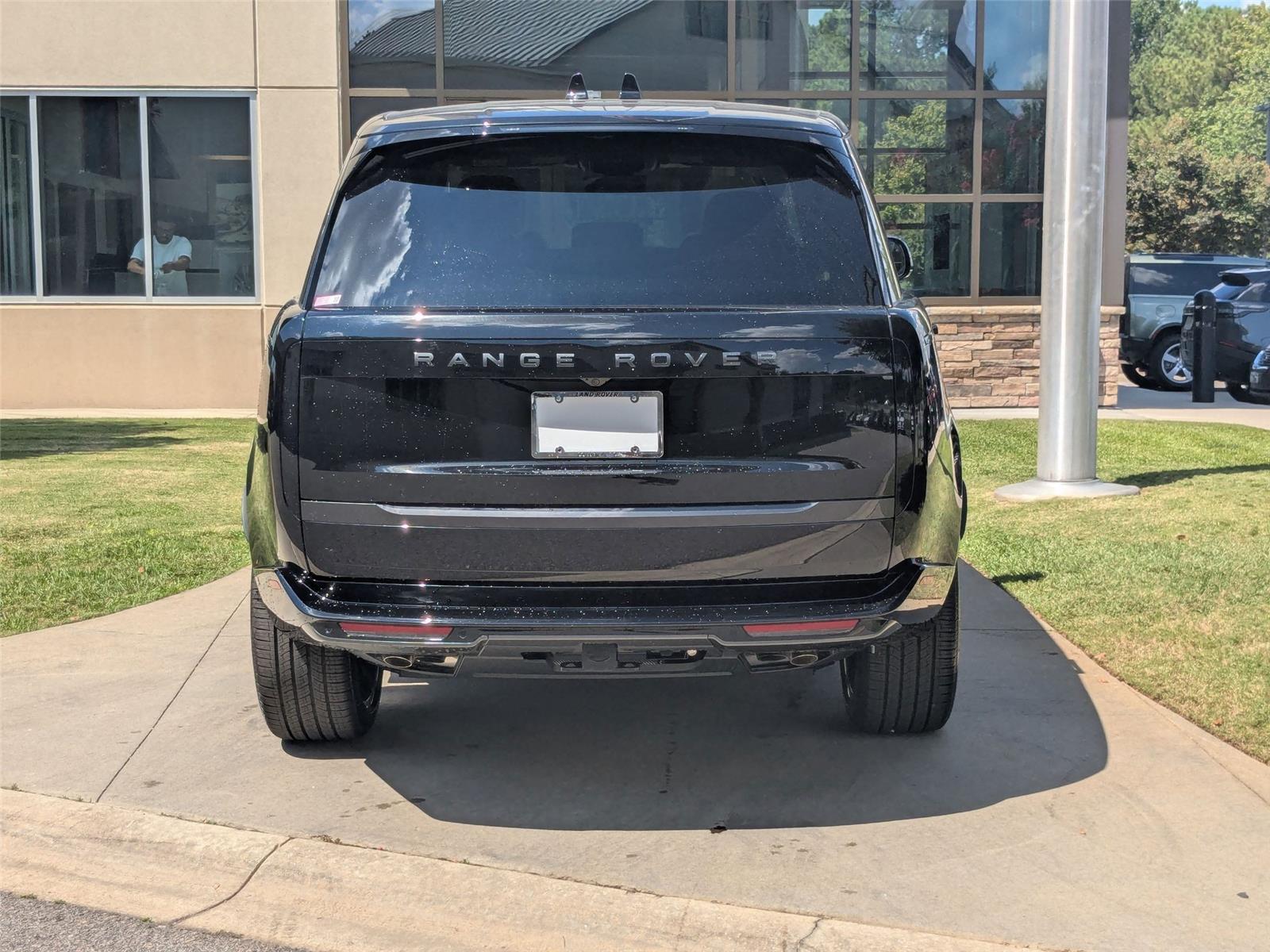 2025 Land Rover Range Rover SE photo 5