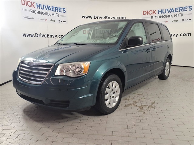 2009 Chrysler Town & Country LX