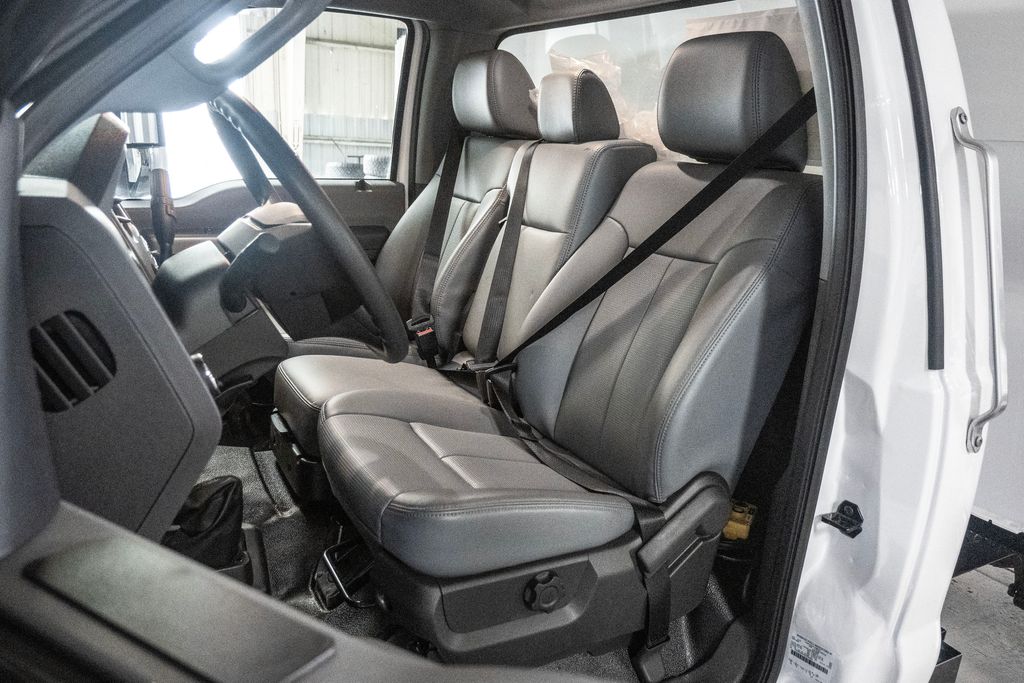 2025 Ford F-650 XL photo 9