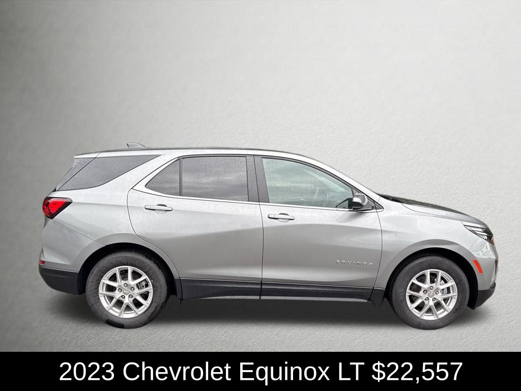 2023 Chevrolet Equinox LT photo 2