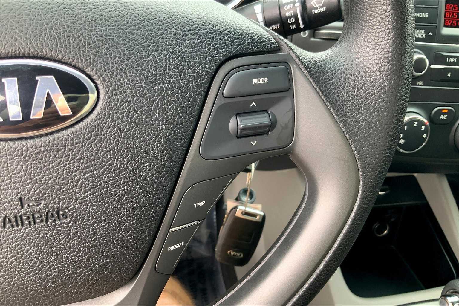 2016 Kia Forte LX photo 22