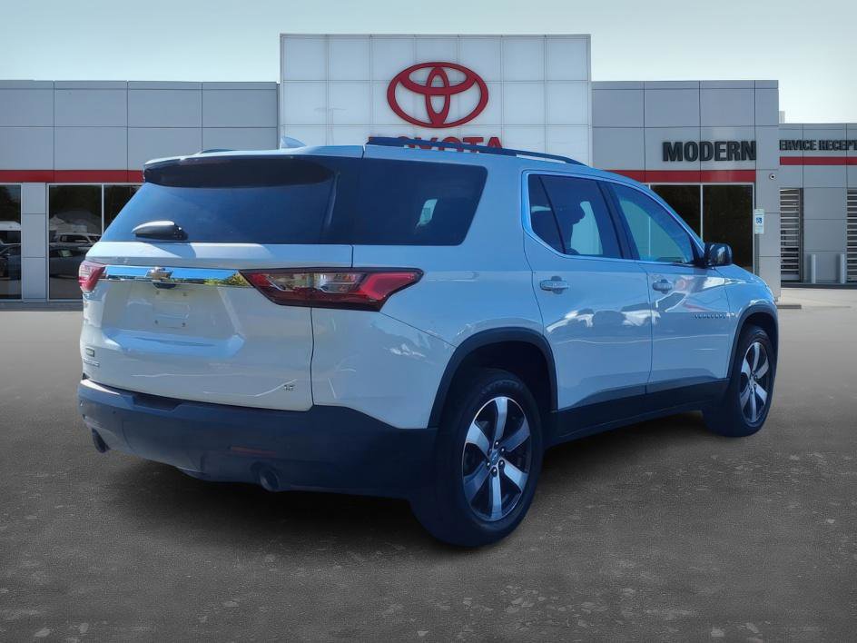 2021 Chevrolet Traverse Leather photo 3