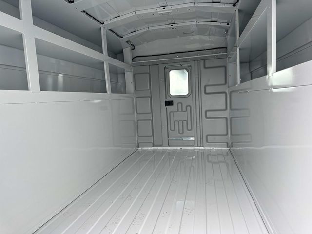 2025 Ford Transit Cutaway photo 5
