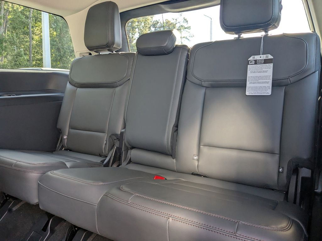 2025 Ford Expedition photo 17