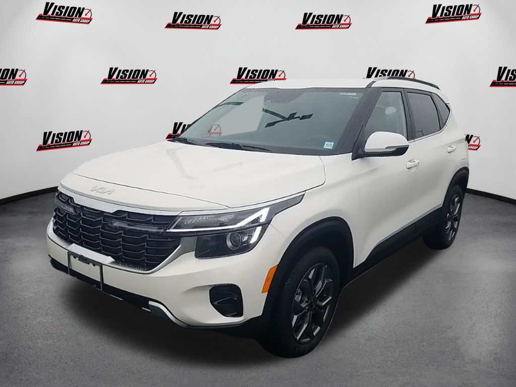 2024 Kia Seltos S photo 3