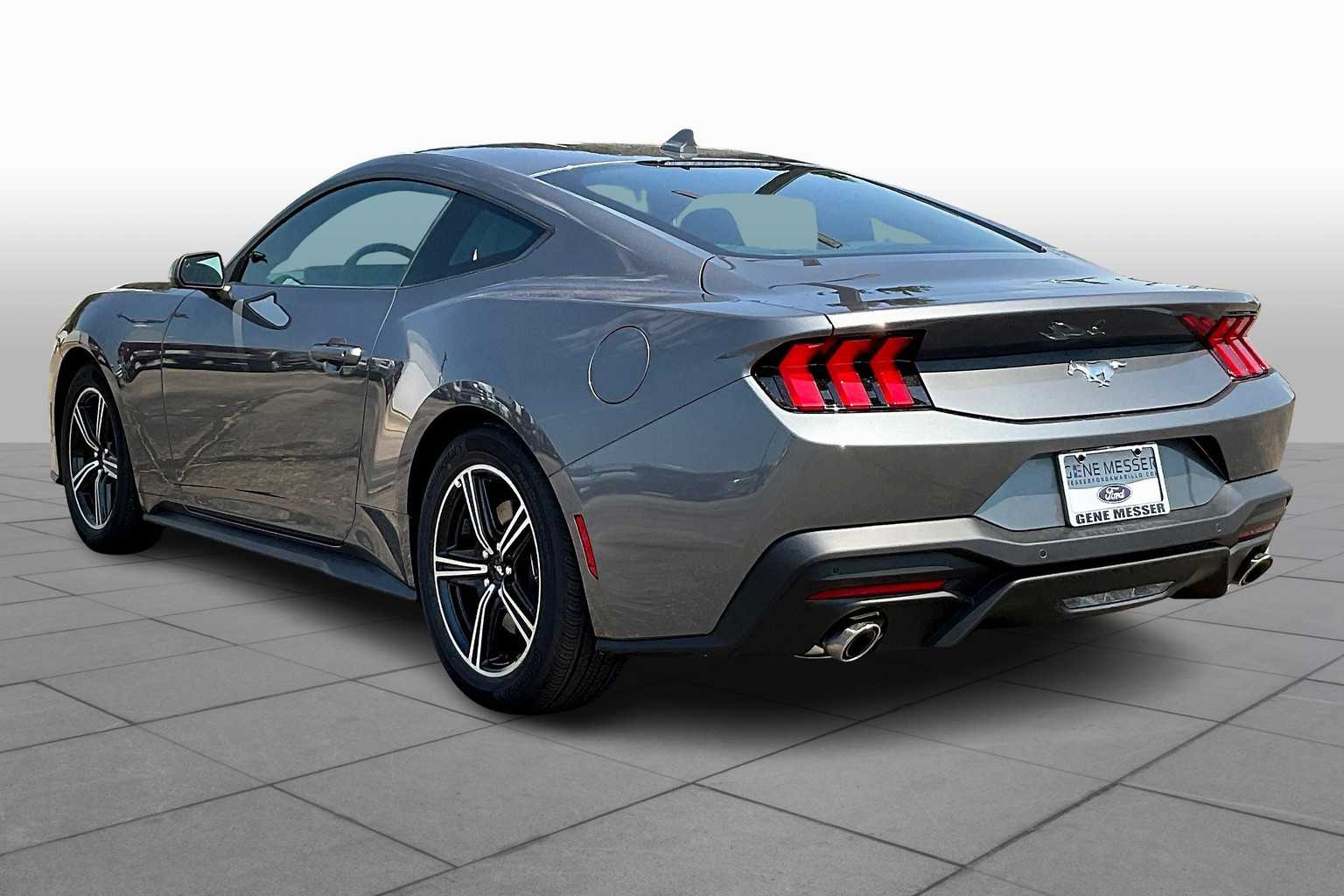2025 Ford Mustang EcoBoost Premium photo 11