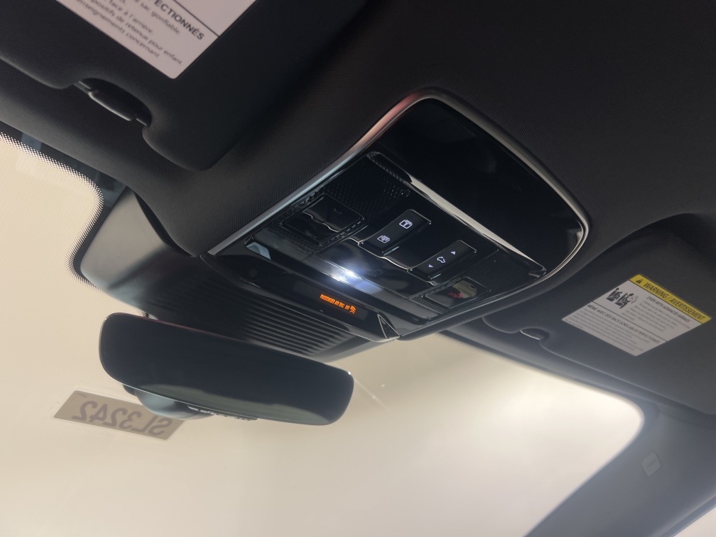 2025 Land Rover Range Rover Sport SE photo 17