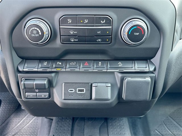 2025 Chevrolet Silverado 2500HD Custom photo 21