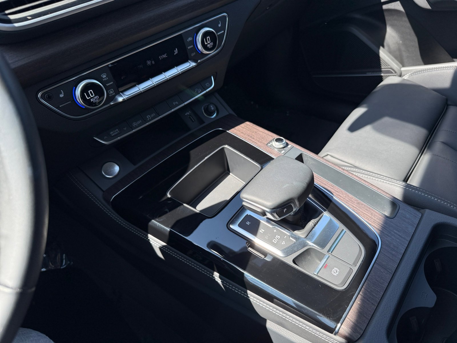 2025 Audi Q5 45 S line Premium Plus photo 12
