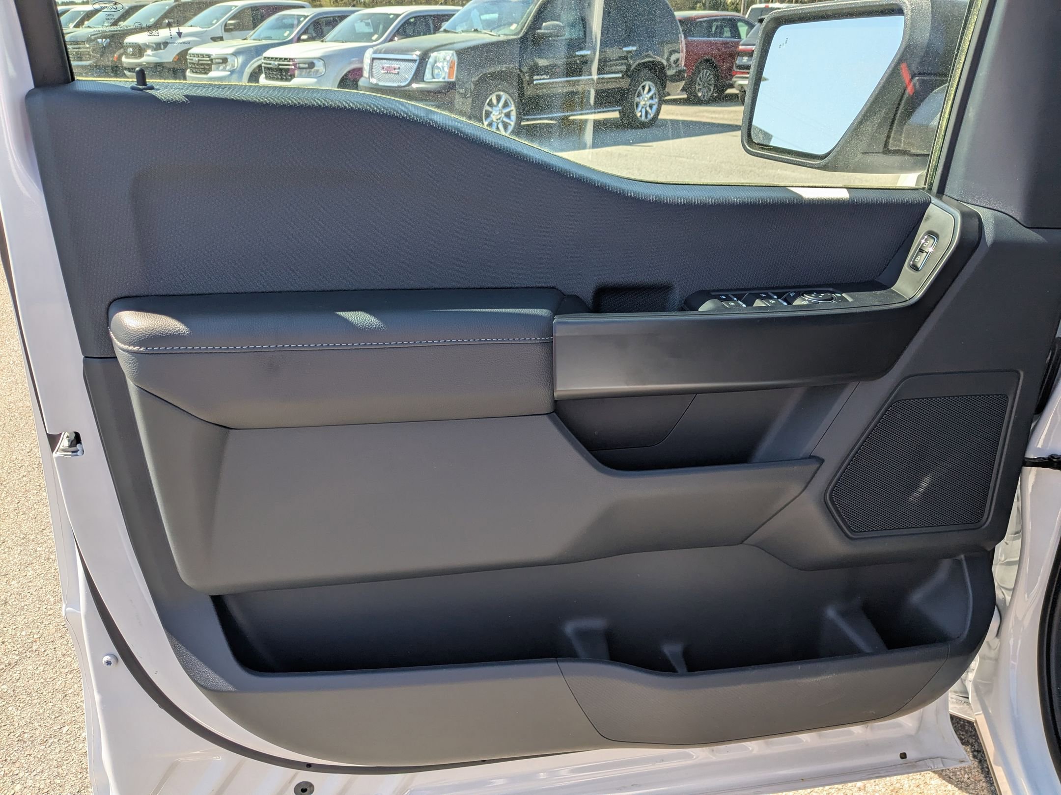 2025 Ford F-150 STX photo 9