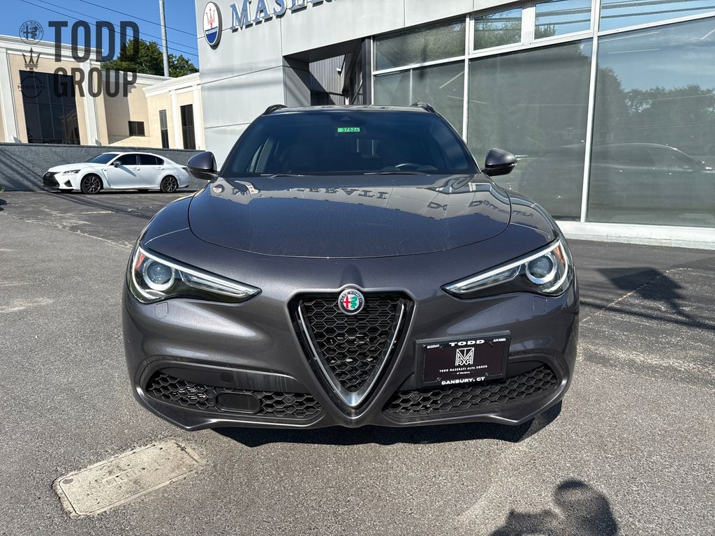 2022 Alfa Romeo Stelvio Ti photo 8