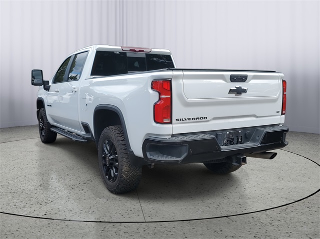 2025 Chevrolet Silverado 2500HD LT photo 4