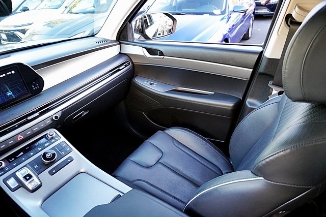 Used 2024 Black Hyundai XRT image 23