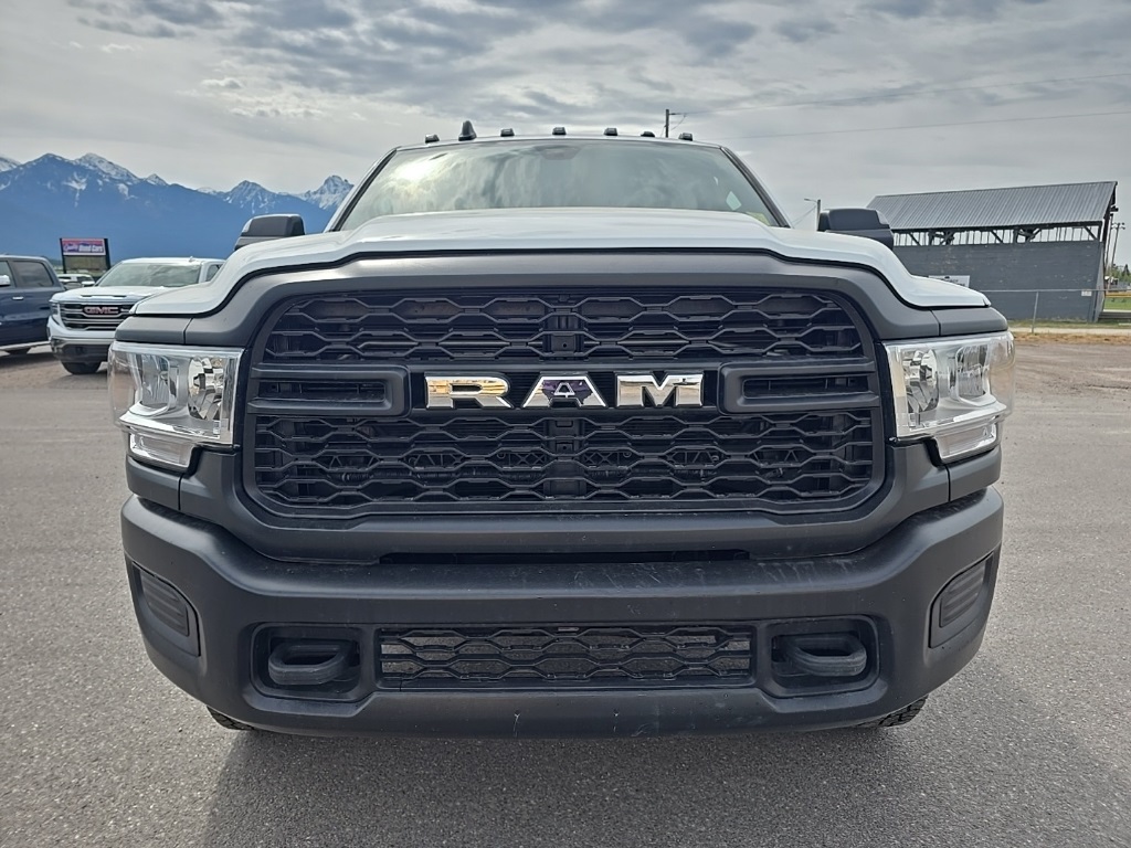 2022 Ram 3500 Tradesman photo 2