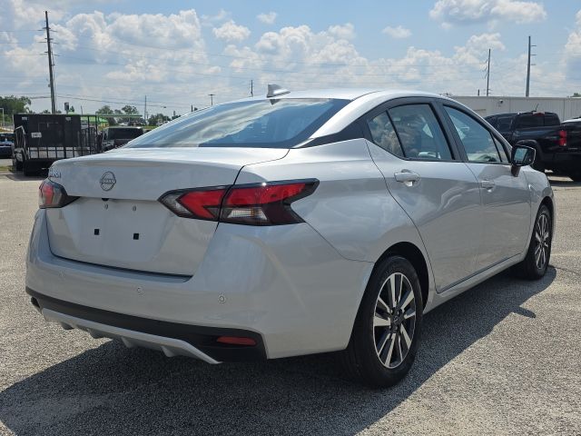 2025 Nissan Versa 1.6 SV photo 5